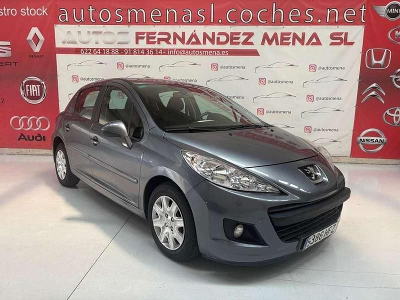 Gris Usado 2011 Peugeot 207 Utilitario | 4800 € (Precio justo) - Imagen 1/4