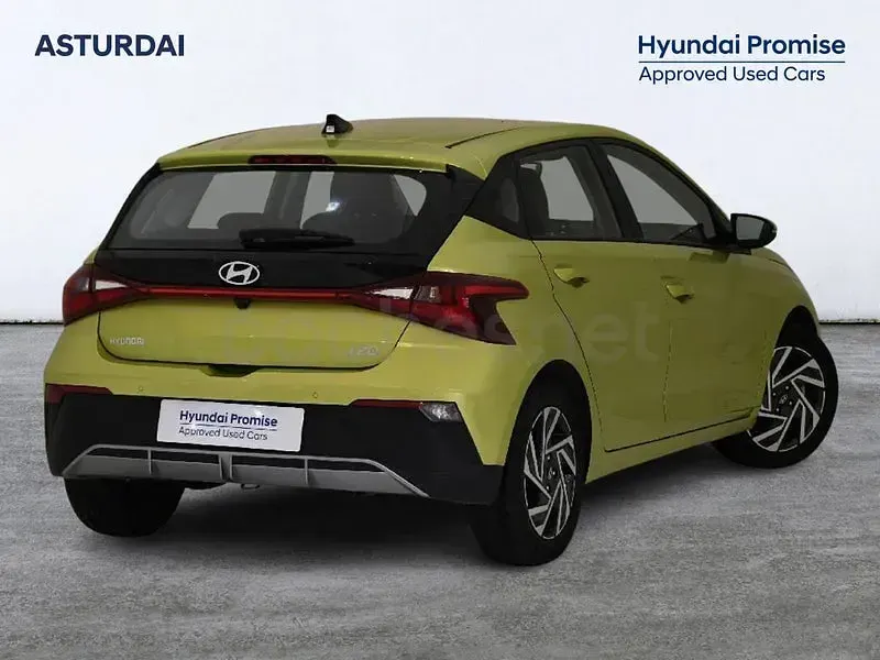 Usado Hyundai i20 84 CV (61 kW) 2024 Verde Utilitario