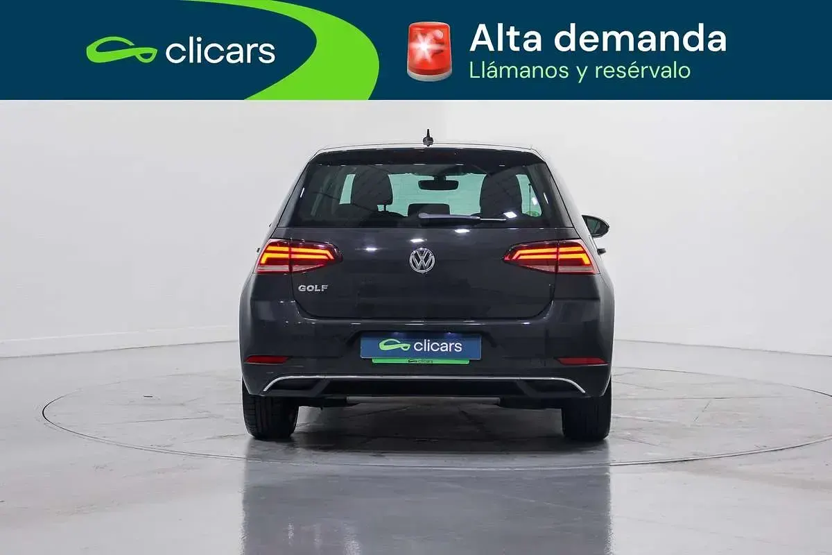 Usado VW Golf VII Advance 125 CV (91 kW) 2018 Gris Utilitario
