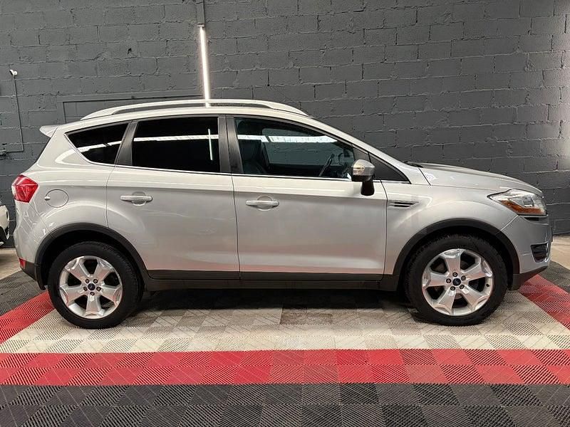 Usado Ford Kuga Trend 136 HP (100 kW) 2009 Cinzento SUV
