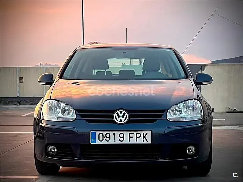 Usado VW Golf V Sportline 102 CV (75 kW) 2007 Azul Berlina
