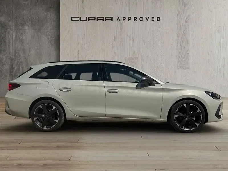Usado Cupra Leon 150 CV (110 kW) 2025 Gris / plata Familiar