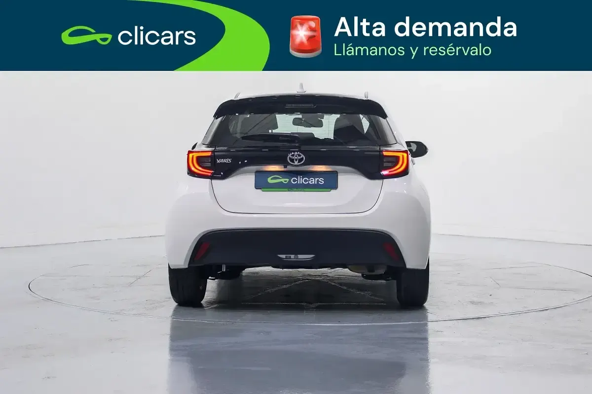 Käytetty Toyota Yaris Edition 125 HP (91 kW) 2021 Valkoinen Viistoperä