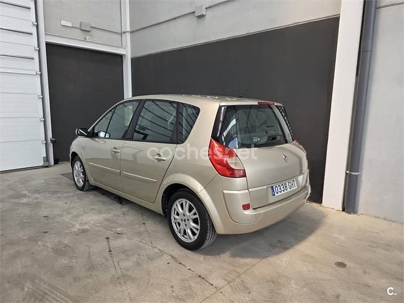 Usado Renault Scénic II 105 CV (77 kW) 2008 Beige Monovolumen