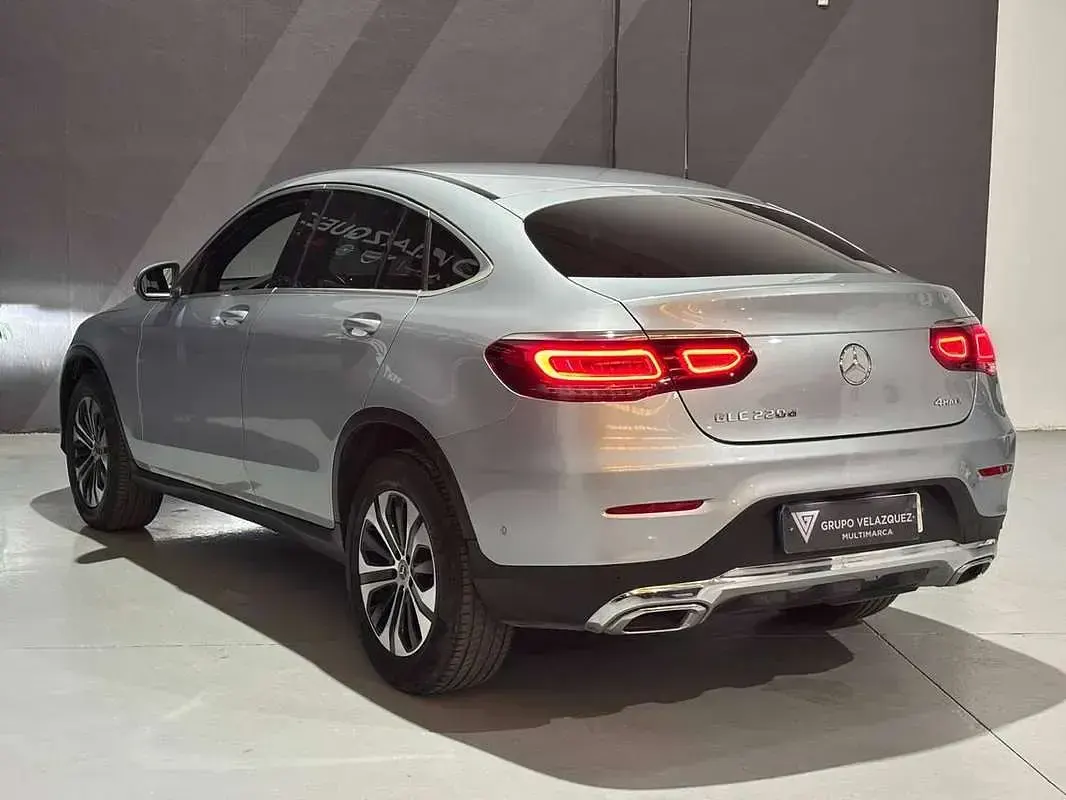 Usado Mercedes GLC220 194 CV (142 kW) 2021 Plateado SUV