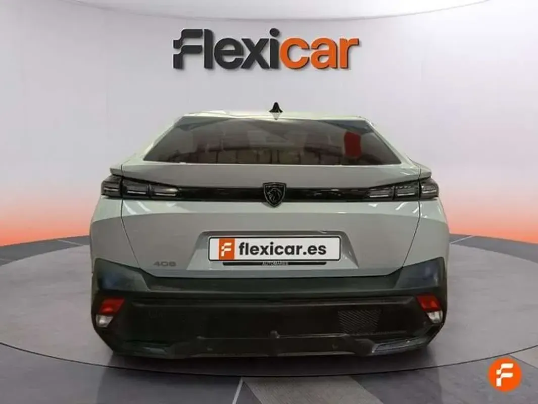 Usado Peugeot 408 Allure 136 CV (100 kW) 2025 Blanco SUV