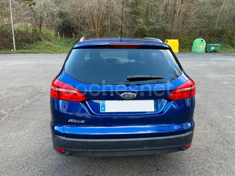 Usado Ford Focus Titanium 120 CV (88 kW) 2015 Azul Familiar