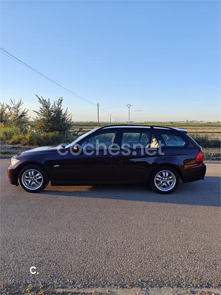 Usado BMW 320 150 CV (110 kW) 2007 Granate Familiar