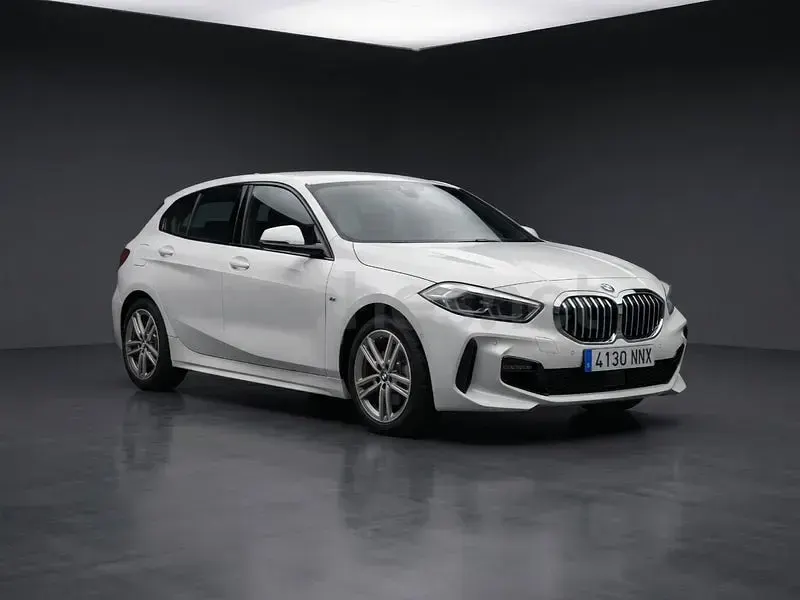 Usado BMW 118 M Sport 136 CV (100 kW) 2020 Blanco Berlina