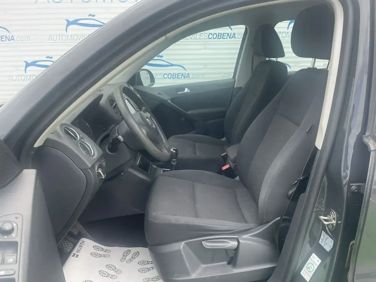 Usado VW Tiguan Edition 125 CV (91 kW) 2016 Gris SUV