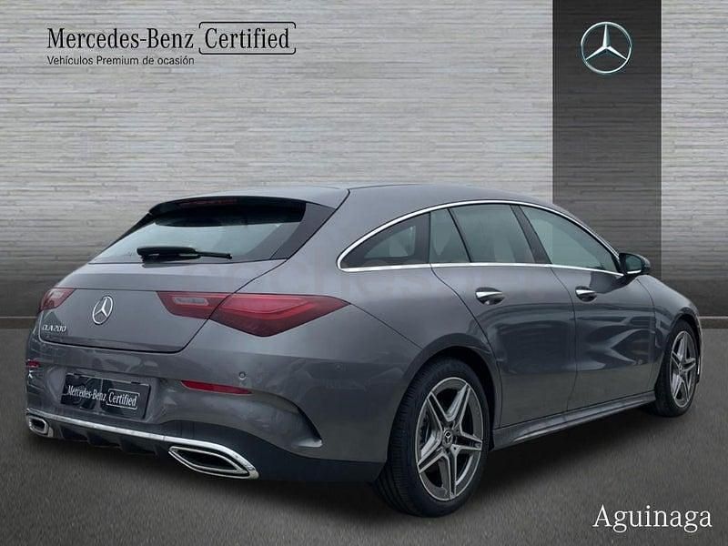 Usado Mercedes CLA200 Shooting Brake 163 CV (119 kW) 2025 Gris / plata Familiar