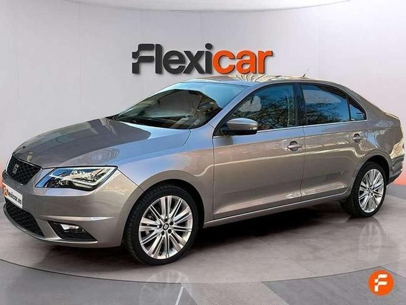 Usado Seat Toledo XCELLENCE 110 CV (80 kW) 2018 Gris Utilitario