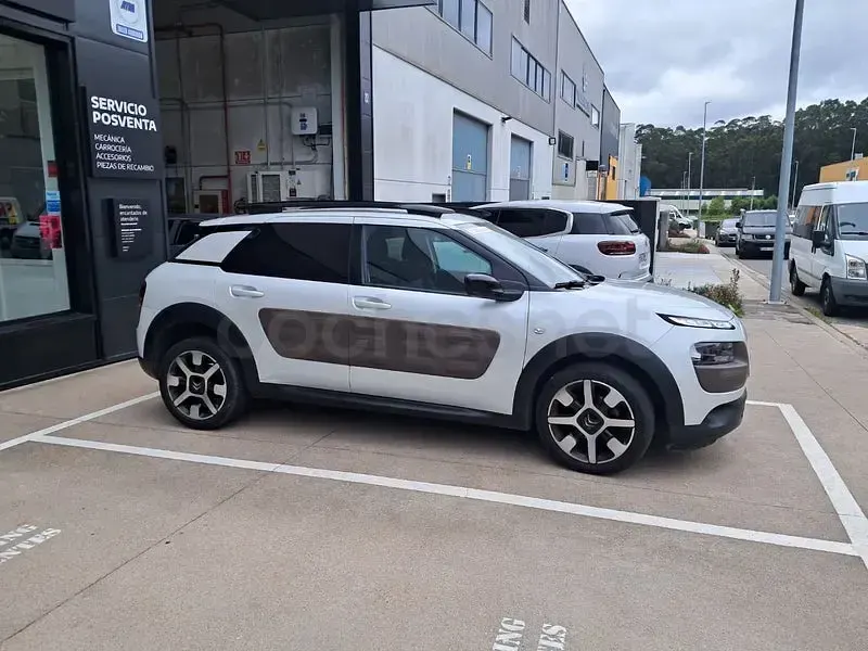 Usado Citroën C4 Cactus Feel 100 CV (73 kW) 2015 Blanco Utilitario
