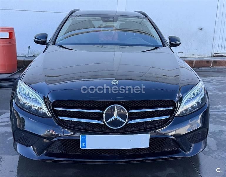 Usado Mercedes C220 194 CV (142 kW) 2018 Negro Familiar