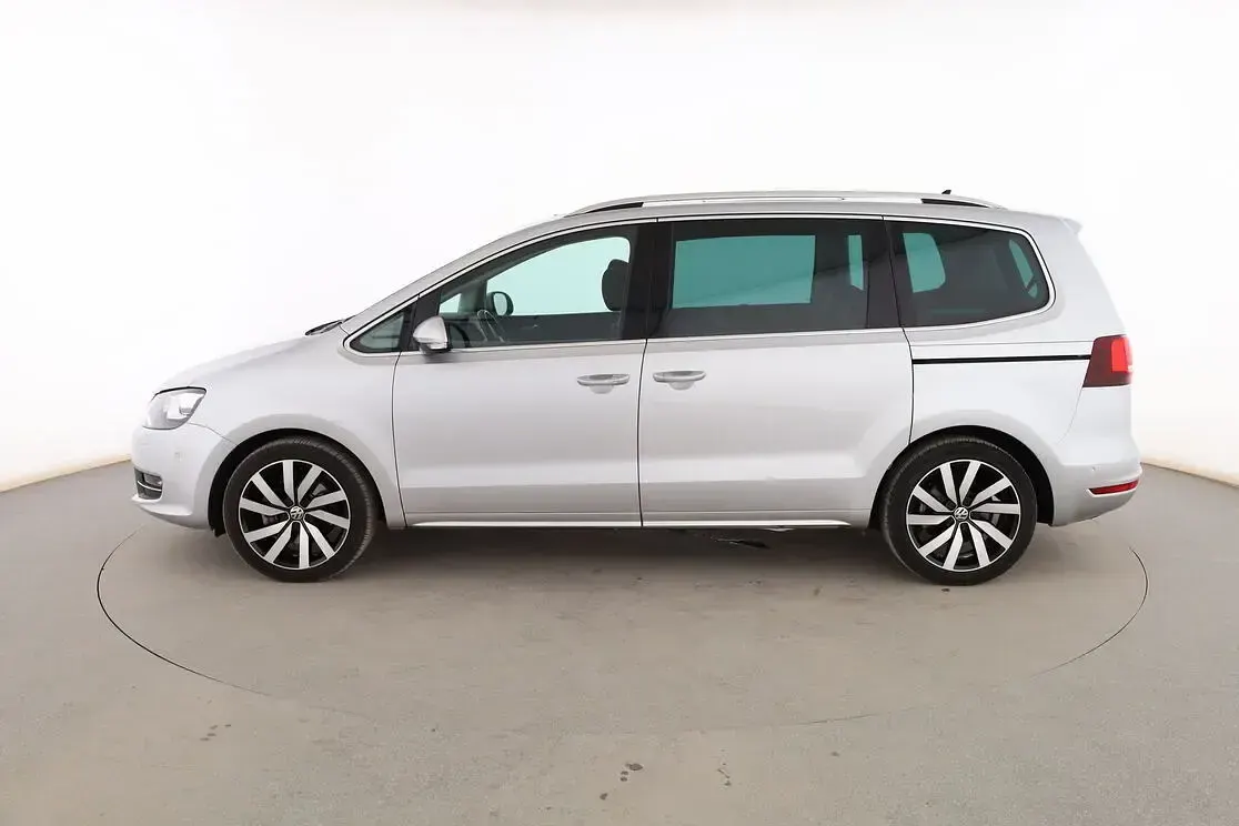 Usado VW Sharan Sport 220 CV (161 kW) 2018 Plata Monovolumen