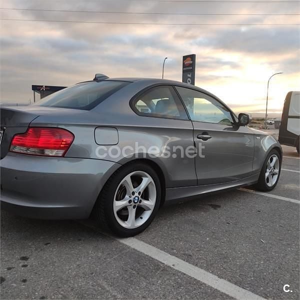 Usado BMW 118 Coupé 143 CV (105 kW) 2010 Gris / plata Coupe