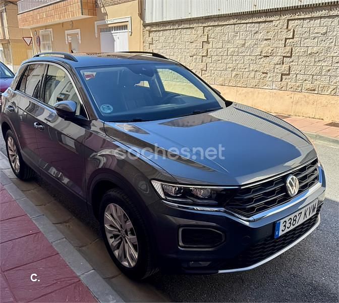 Usado VW T-Roc Edition 115 CV (84 kW) 2019 Gris / plata SUV