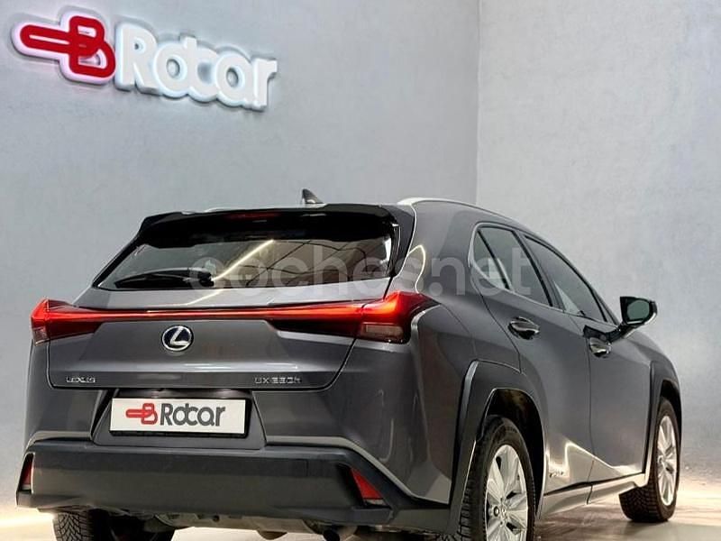 Usado Lexus UX Business Edition 184 CV (135 kW) 2022 Gris / plata SUV