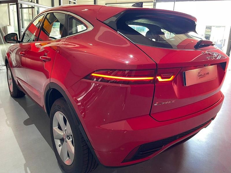Usado Jaguar E-Pace 163 CV (119 kW) 2021 Granate SUV