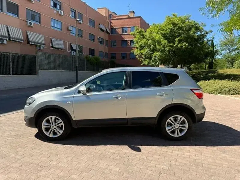 Usado Nissan Qashqai Acenta 131 CV (96 kW) 2013 Gris / plata SUV