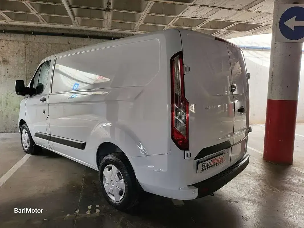Usado Ford Transit Custom Trend 131 CV (96 kW) 2023 Blanco Van