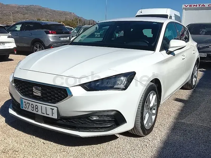 Usado Seat Leon Style 115 CV (84 kW) 2020 Blanco Berlina