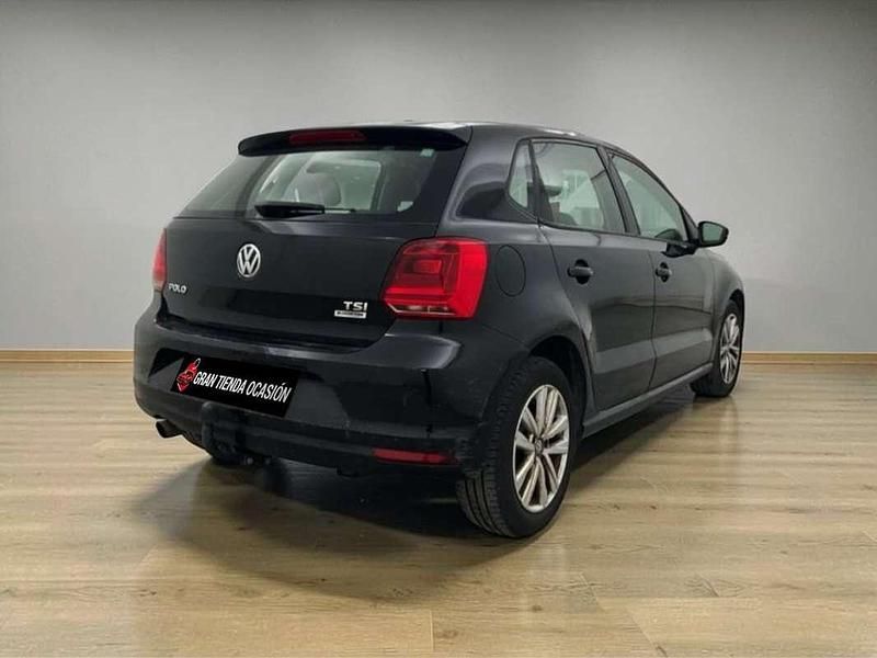 Usado VW Polo Advance 90 CV (66 kW) 2015 Negro Utilitario