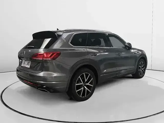 Usado VW Touareg Elegance 286 CV (210 kW) 2022 Gris SUV