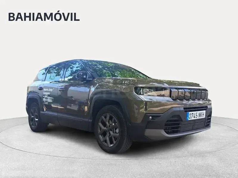 Usado Jeep Compass Altitude 145 CV (106 kW) 2026 Marrón SUV