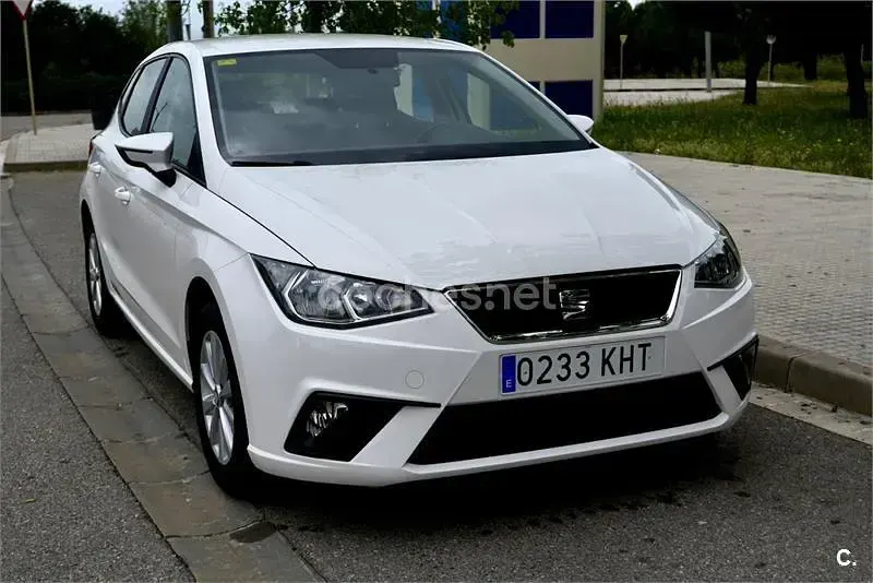 Usado Seat Ibiza Style 75 CV (55 kW) 2018 Blanco Utilitario