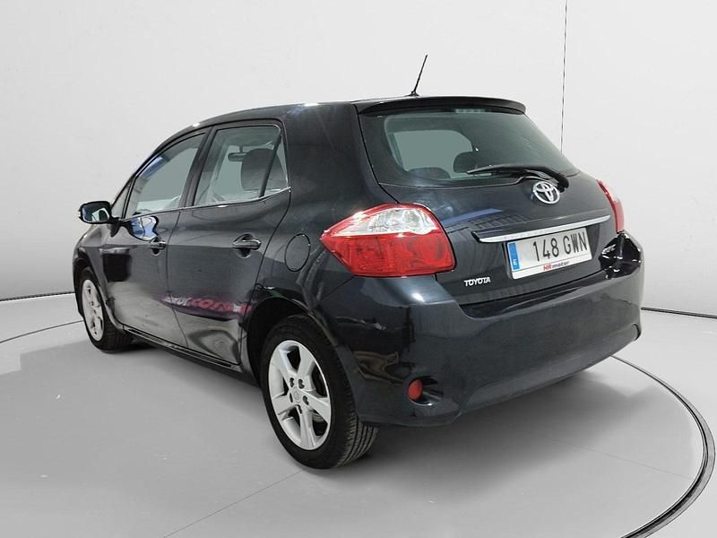 Usado Toyota Auris Active 126 CV (92 kW) 2010 Negro Utilitario