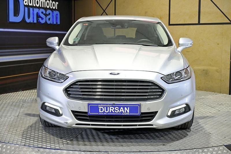Usado Ford Mondeo Trend 121 CV (88 kW) 2017 Gris Familiar