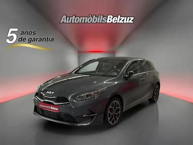 Usado Kia Ceed 101 HP (74 kW) 2025 Cinzento Citadino