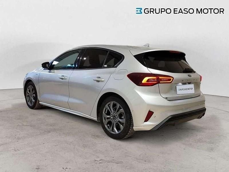 Usado Ford Focus ST-Line 125 CV (91 kW) 2023 Plateado Utilitario