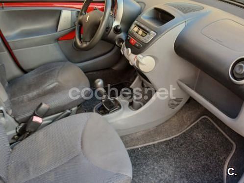 Usado Peugeot 107 68 CV (50 kW) 2007 Rojo Utilitario