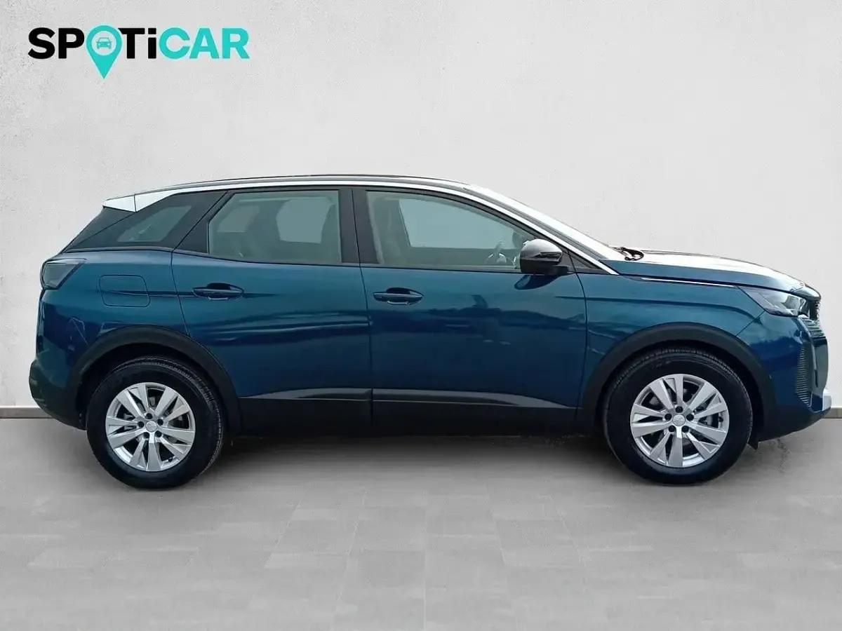 Usado Peugeot 3008 Active 130 CV (95 kW) 2022 Verde SUV