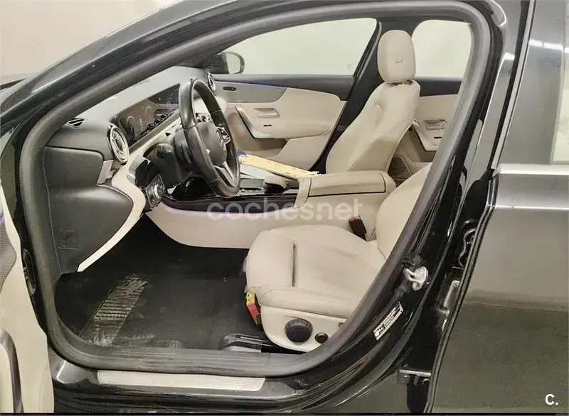 Usado Mercedes A250 218 CV (160 kW) 2021 Negro Berlina