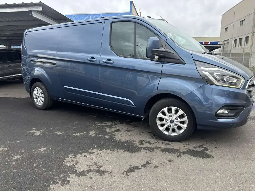 Usado Ford Transit Custom Trend 131 CV (96 kW) 2018 Azul Van