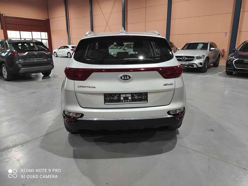 Usado Kia Sportage 136 CV (100 kW) 2022 Gris SUV