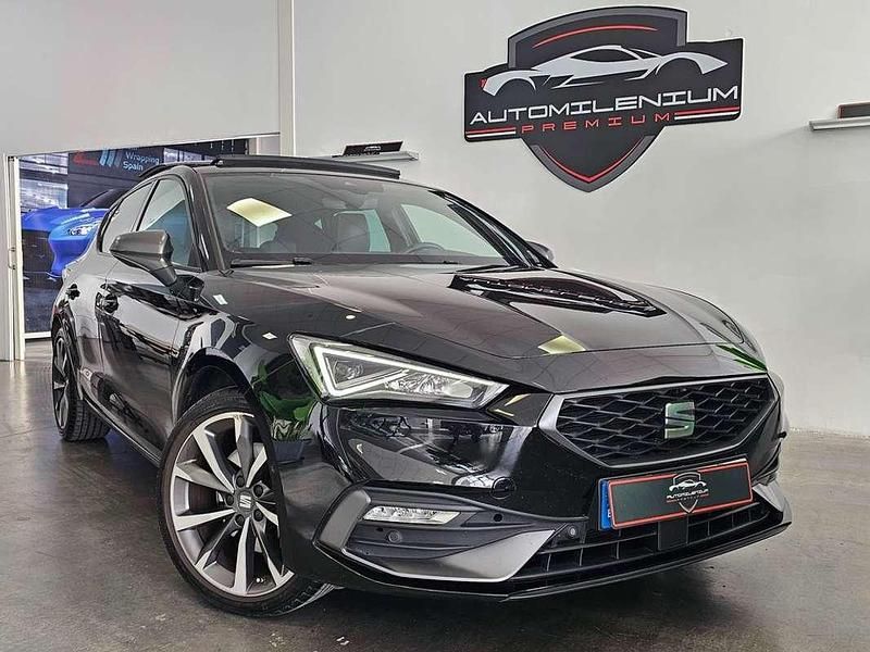 Negro Usado 2023 Seat Leon FR Utilitario | 22.800 € (Precio justo) - Imagen 1/4