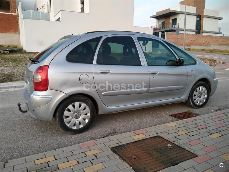 Usado Citroën Xsara Picasso Exclusive 92 CV (67 kW) 2006 Gris / plata Monovolumen