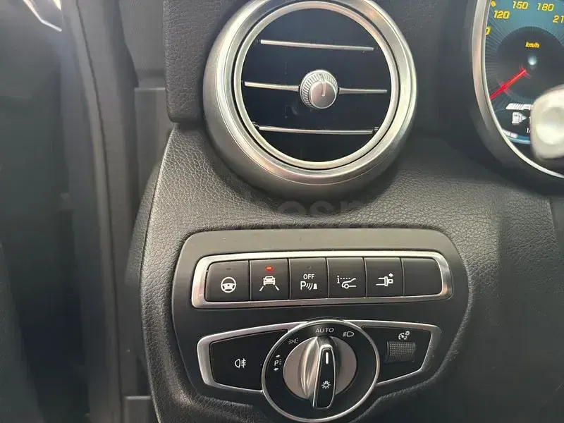 Usado Mercedes C63 AMG AMG 476 CV (350 kW) 2019 Gris / plata Coupe