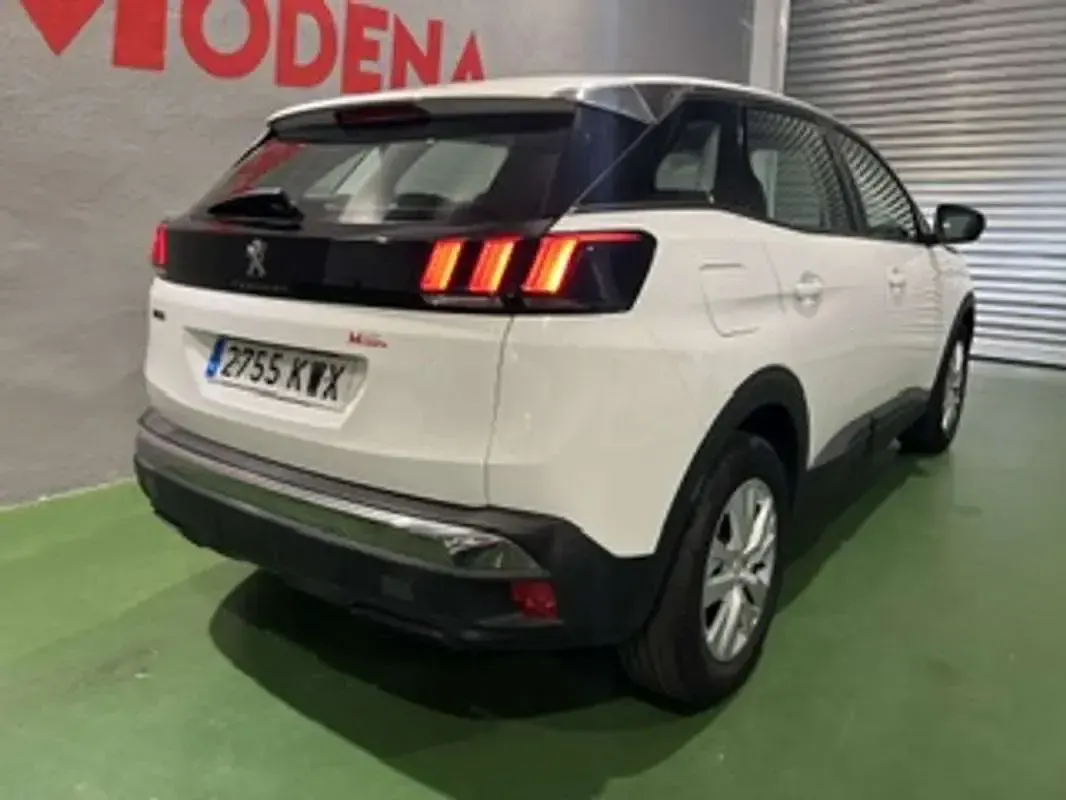 Usado Peugeot 3008 Active 131 CV (96 kW) 2019 Blanco SUV