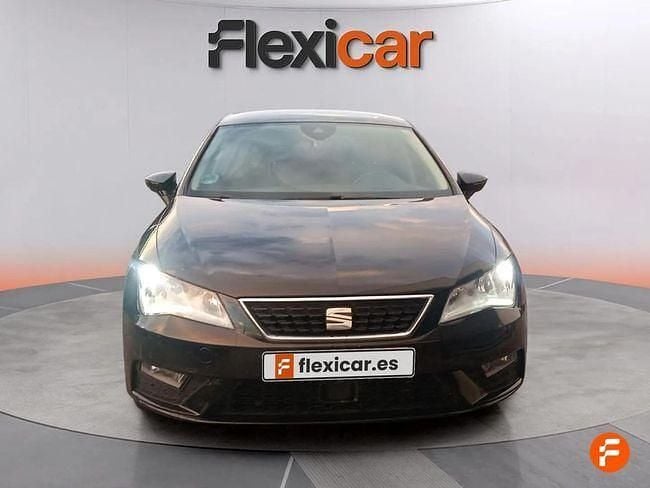 Usado Seat Leon Style 130 CV (95 kW) 2020 Negro