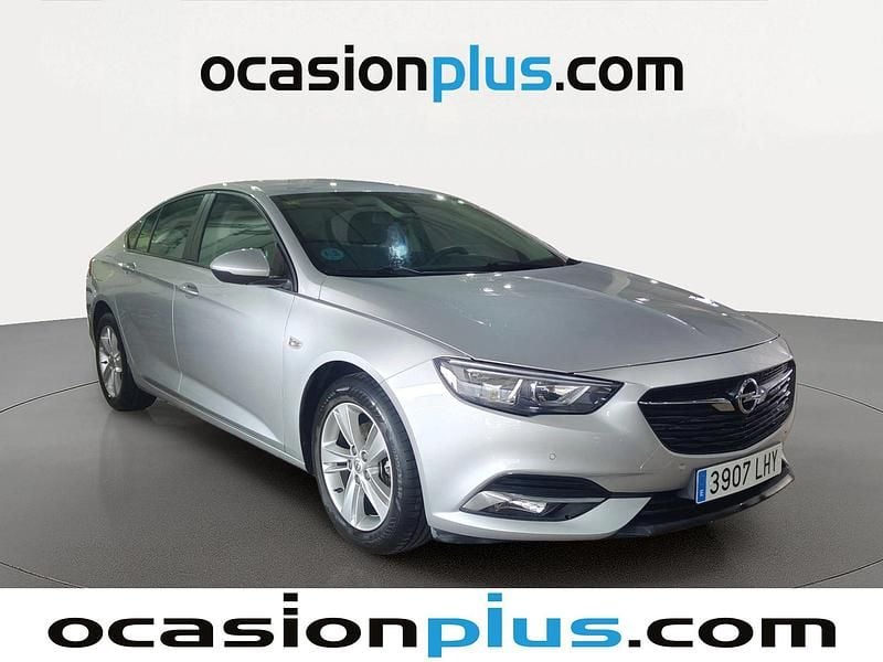 Usado Opel Insignia Selective 136 CV (100 kW) 2020 Gris plata Berlina