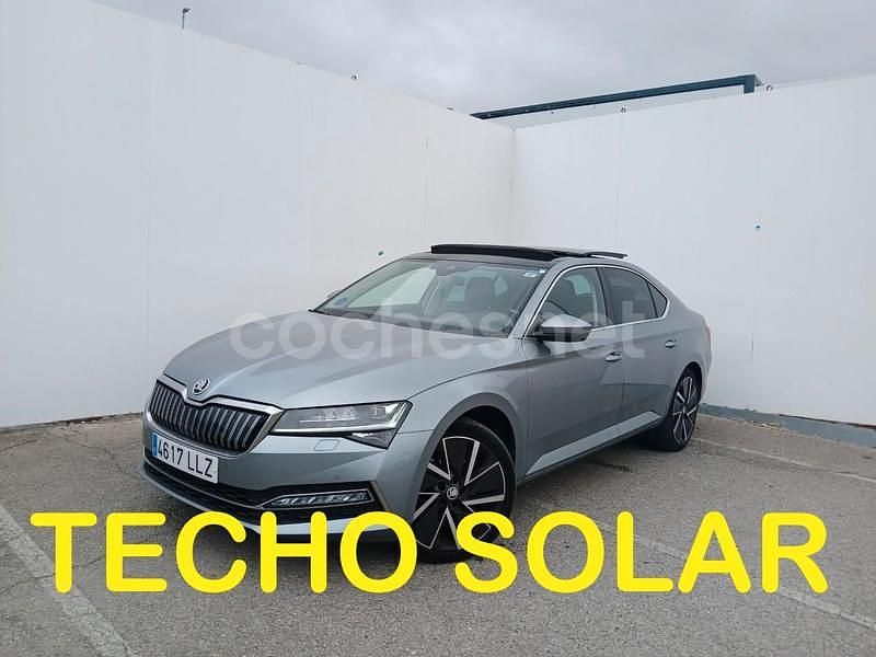 Gris / plata Usado 2021 Skoda Superb Style Berlina | 26.750 € (Caro) - Imagen 1/4