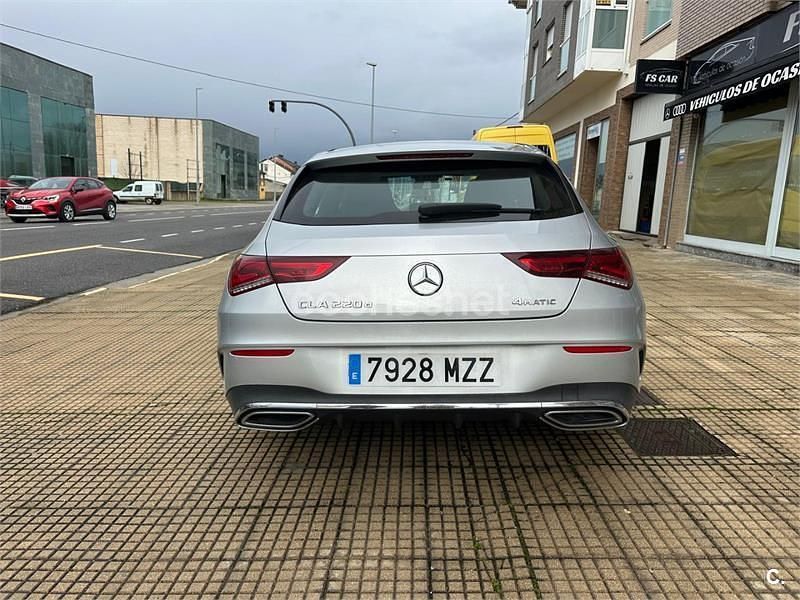 Usado Mercedes CLA220 Shooting Brake 177 CV (130 kW) 2019 Gris / plata Familiar