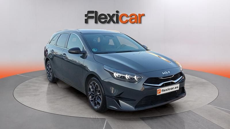Usado Kia Ceed Style 100 CV (73 kW) 2025 Gris Utilitario