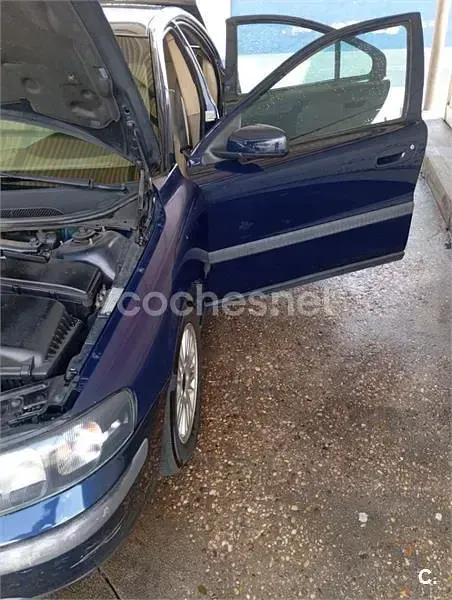 Usado Volvo S60 130 CV (95 kW) 2004 Azul Berlina