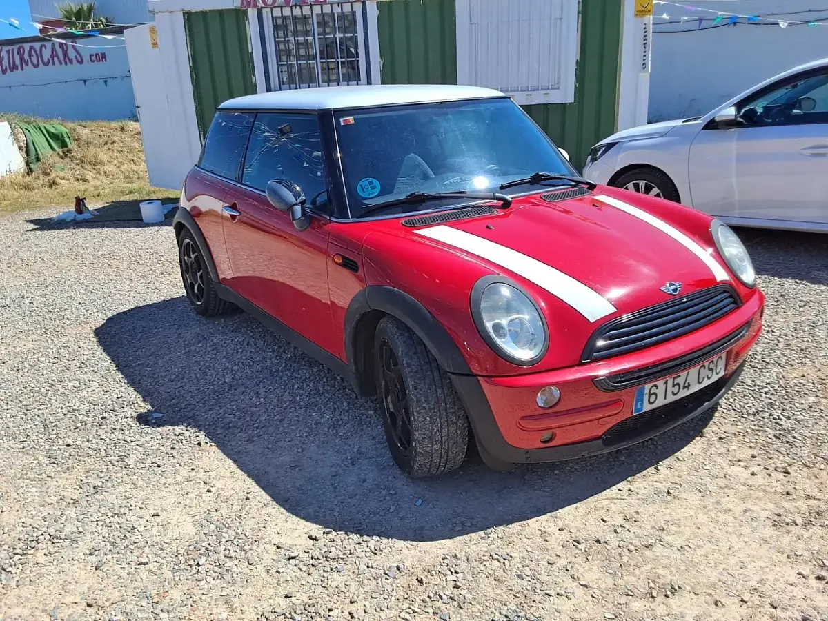 Usado Mini Cooper 115 CV (84 kW) 2004 Rojo blanco negro Utilitario